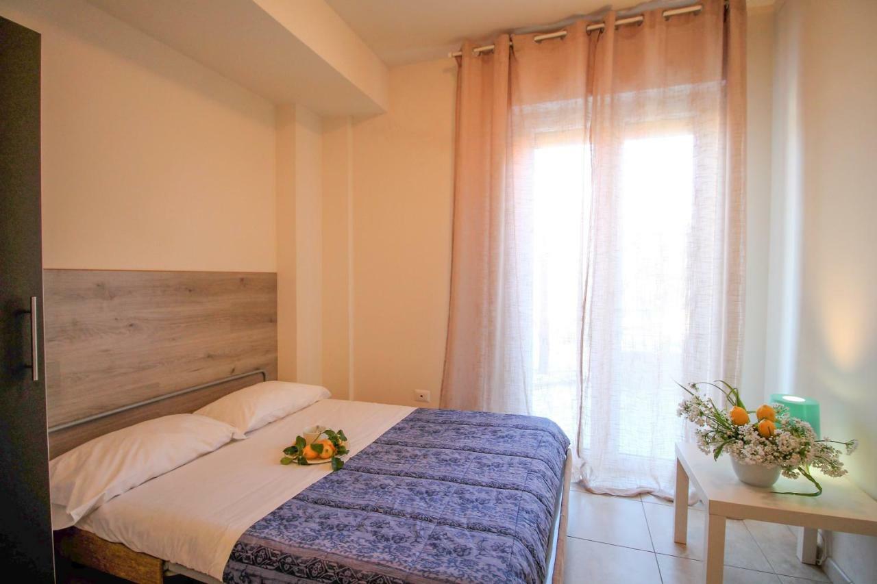 Residence Felice Челе Лигуре Екстериор снимка